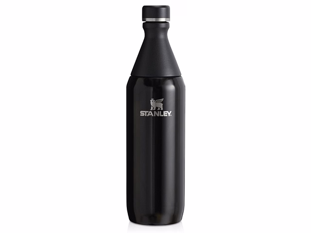 Бутылка для воды Stanley All Day Slim объемом 600 мл - черный глянцевый Бутылка для воды Stanley All Day Slim объемом 600 мл - черный глянцевый