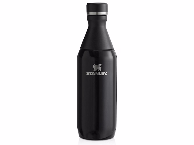 Бутылка для воды Stanley All Day Slim объемом 350 мл - черный глянцевый Бутылка для воды Stanley All Day Slim объемом 350 мл - черный глянцевый