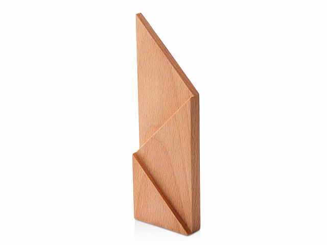 Награда из бука Monolith Награда из бука Monolith
