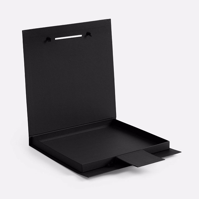 Коробка Quadro, черная Коробка Quadro, черная